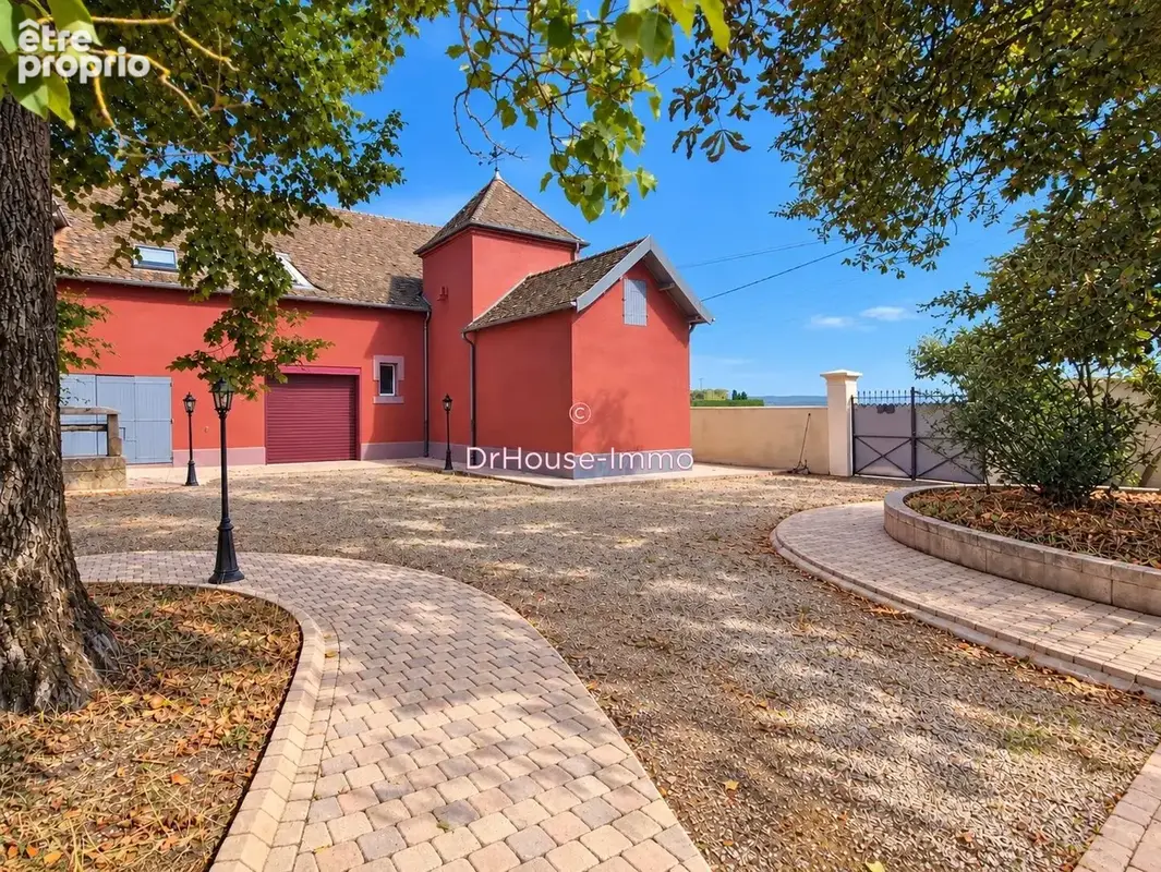 Maison 8 pièces 205 m² à vendre à Varennes-Le-Grand (71240) - photo 6