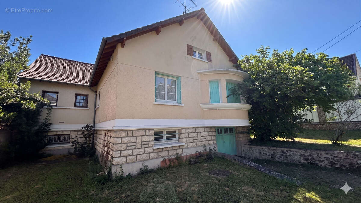 Maison à CORBEIL-ESSONNES