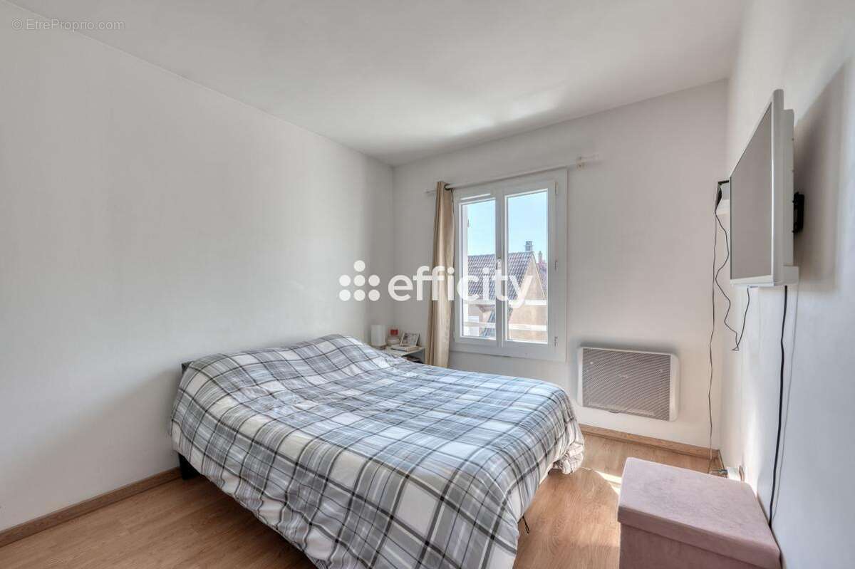 Maison à COMBS-LA-VILLE