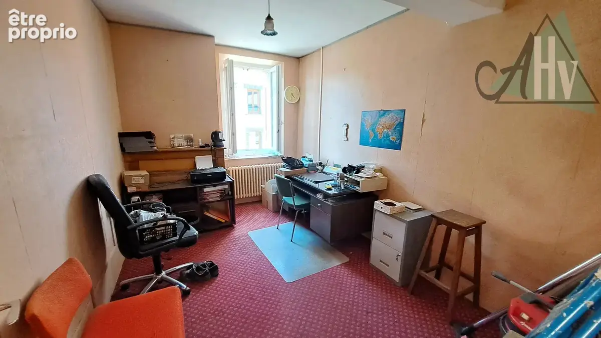 Entre Thorigny sur Oreuse et Villeneuve l'Archevêque - Grande maison de 283 m2 avec 8 chambres, dépendances et - photo 9