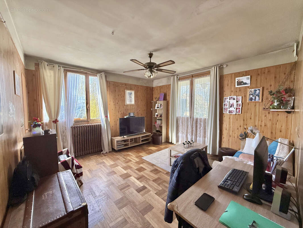 Maison à SAINTE-GENEVIEVE