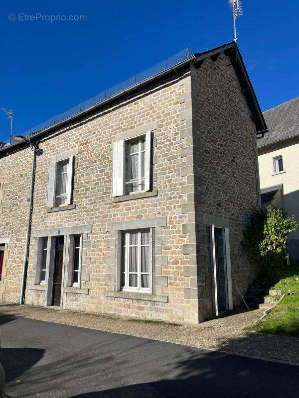 Maison à SAINT-PRIVAT