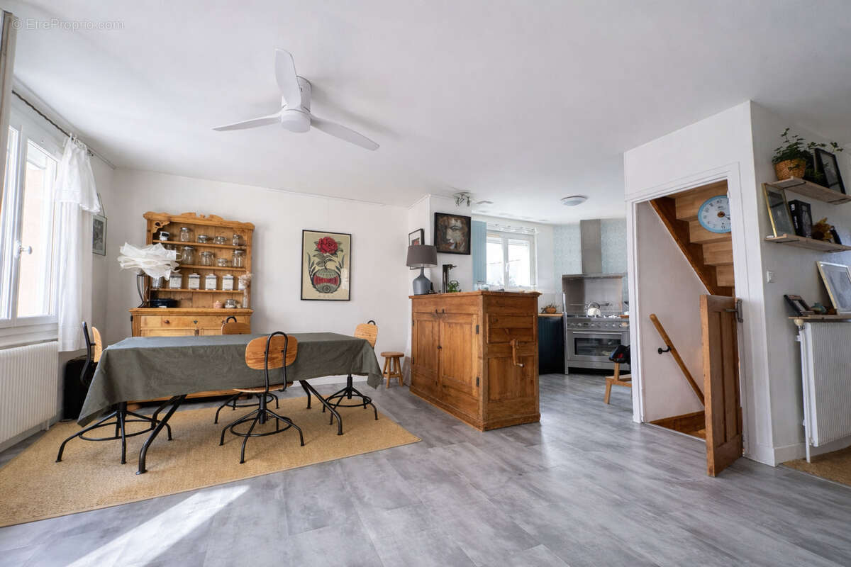 Maison à PONT-DU-CHATEAU