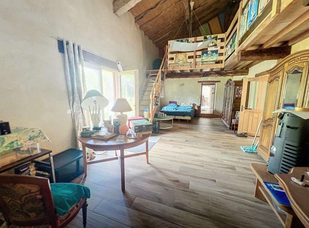 Corps de ferme isolée cadre bucolique 1,3ha - photo 6