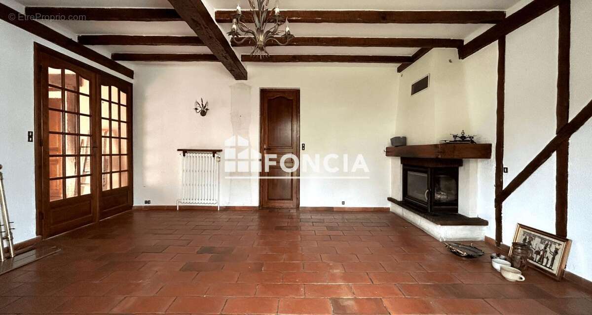 Maison à CORBEIL-ESSONNES