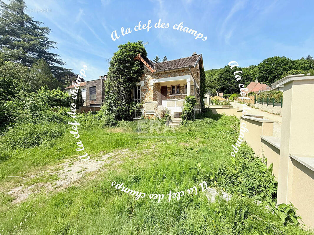 Maison à SAINT-REMY-LES-CHEVREUSE