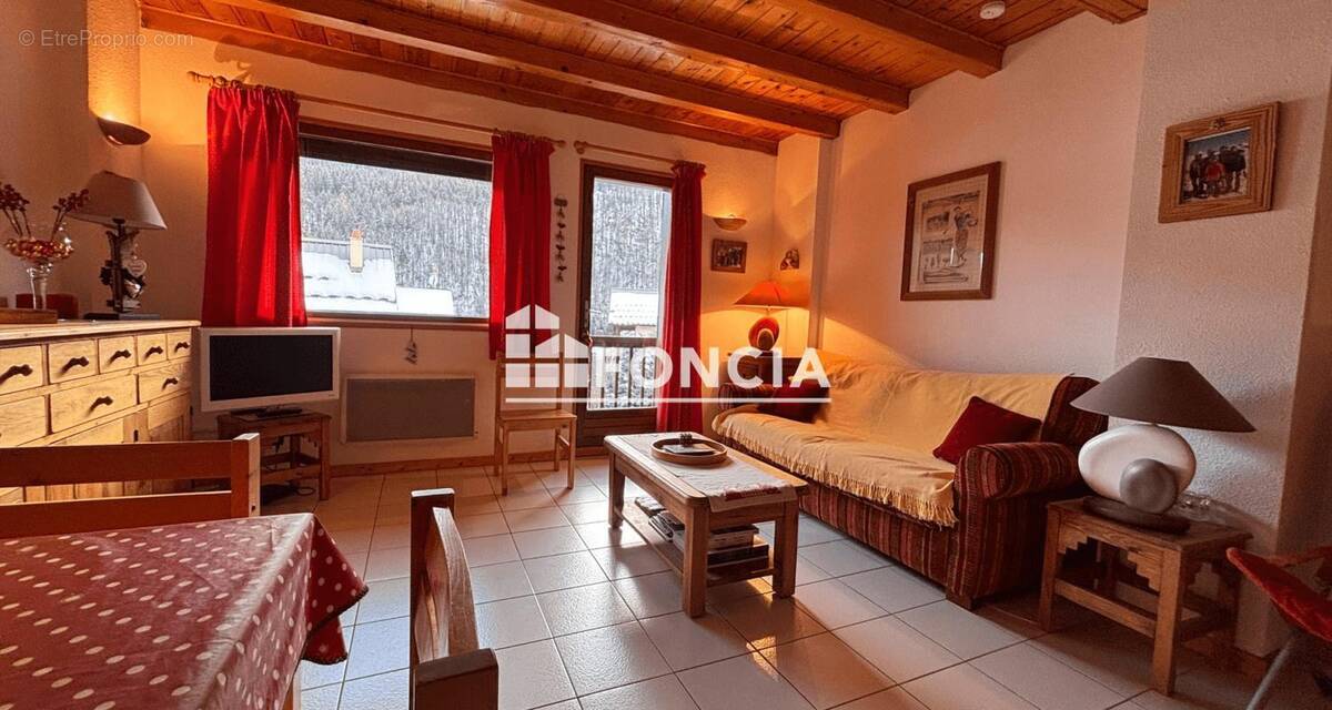 Appartement à LA SALLE-LES-ALPES