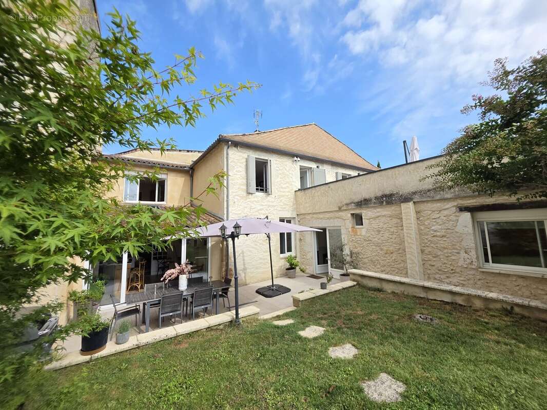 Maison à EYMET