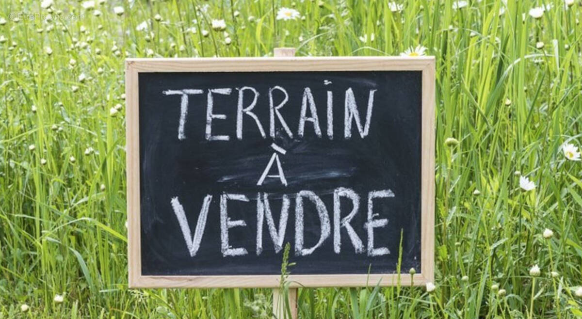 Terrain à SAINT-RAMBERT-D'ALBON