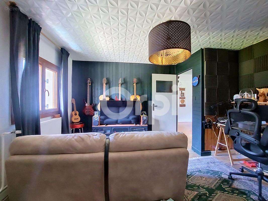 Maison à GILLY-SUR-ISERE