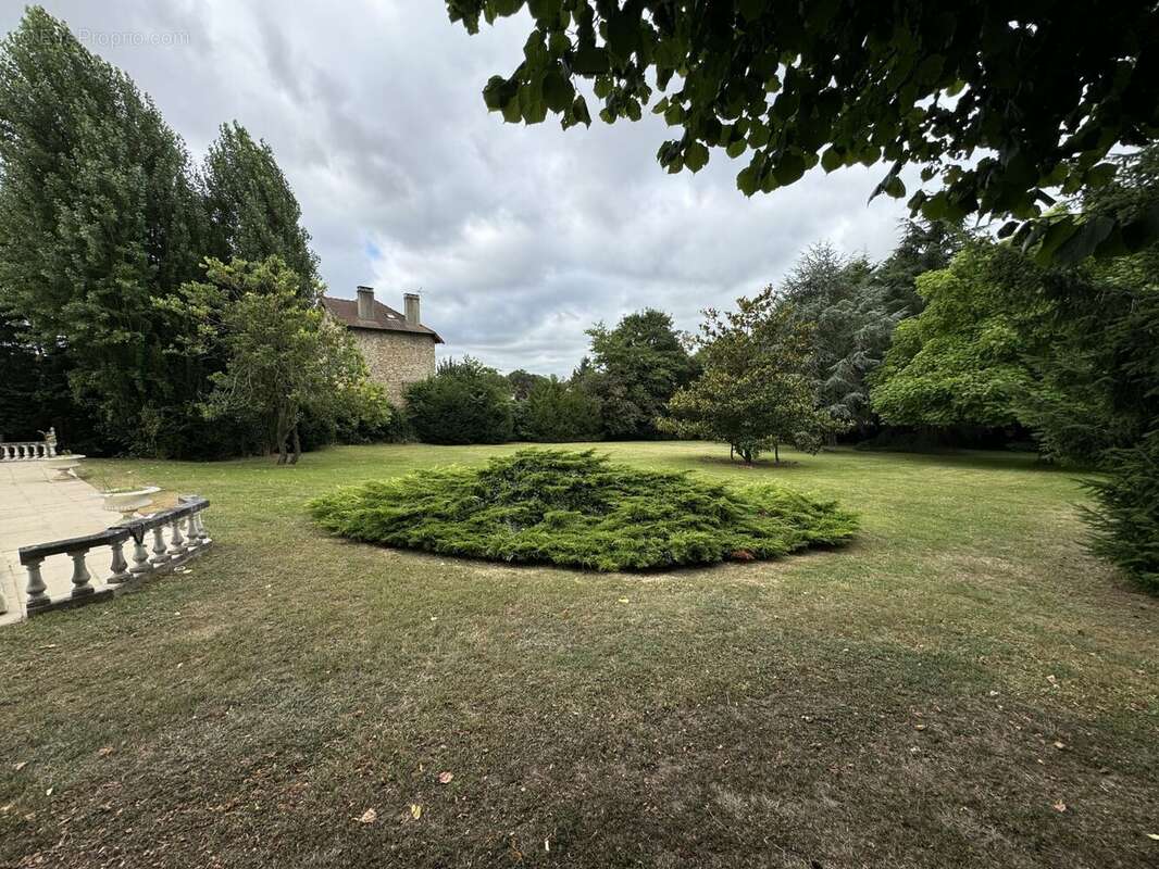 Autre à BRIIS-SOUS-FORGES