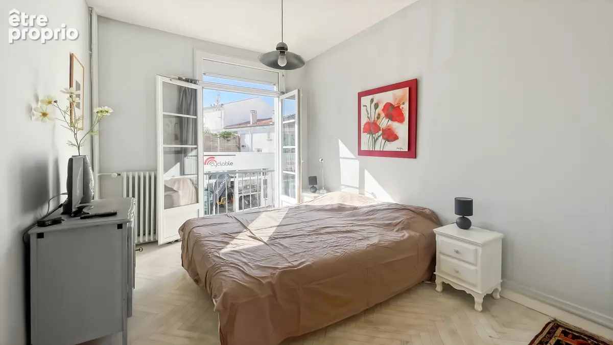 ROYAN, Quartier Eglise Notre-Dame : T3 de 93 m² au 1er étage avec balcon et jardin partagé - photo 8