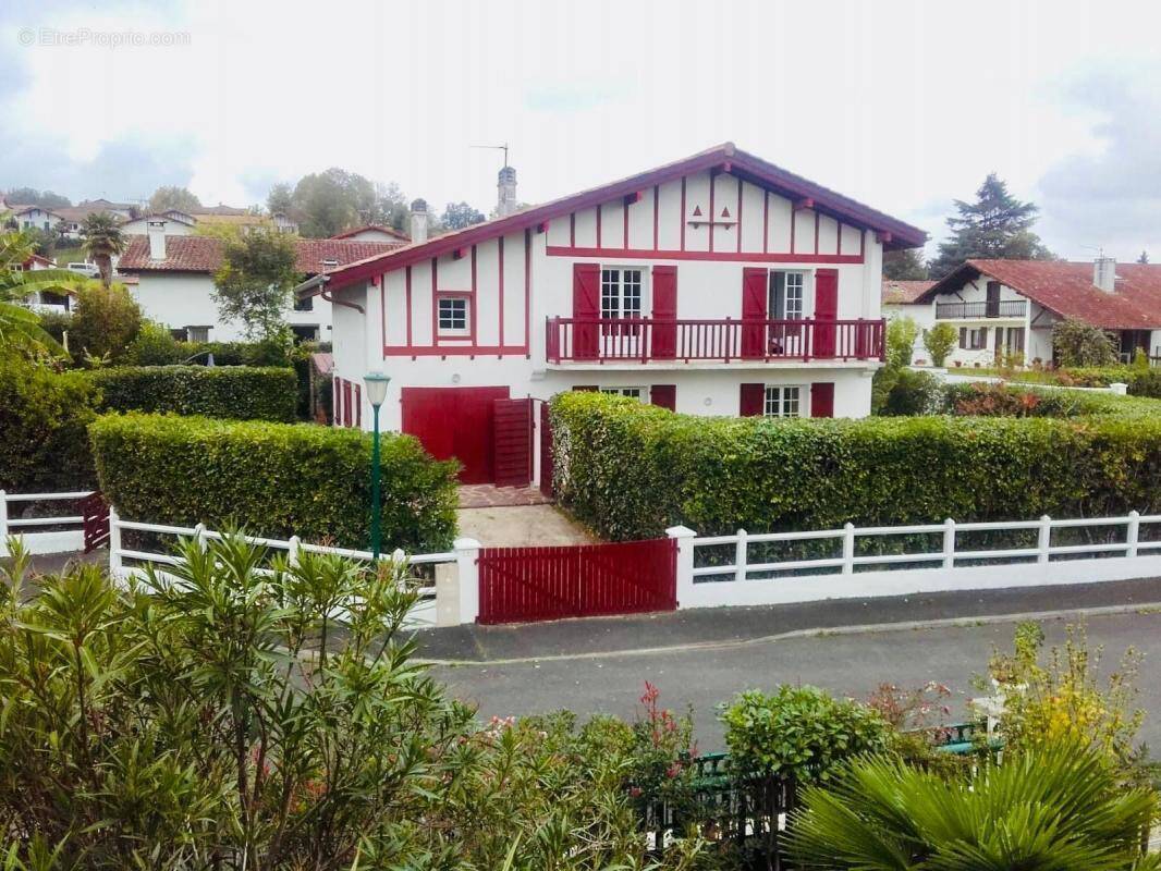 Maison à SAINT-PEE-SUR-NIVELLE