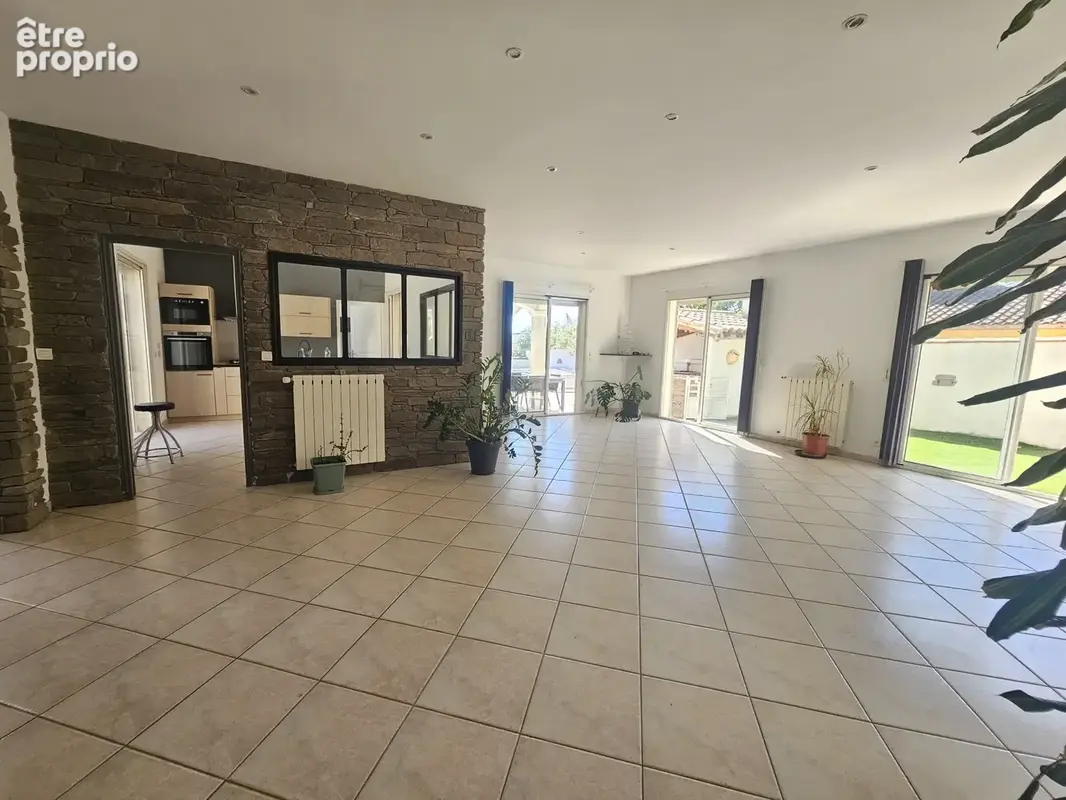 Maison familiale, piscine, garage, dépendance - 34670 - St Brès - photo 6