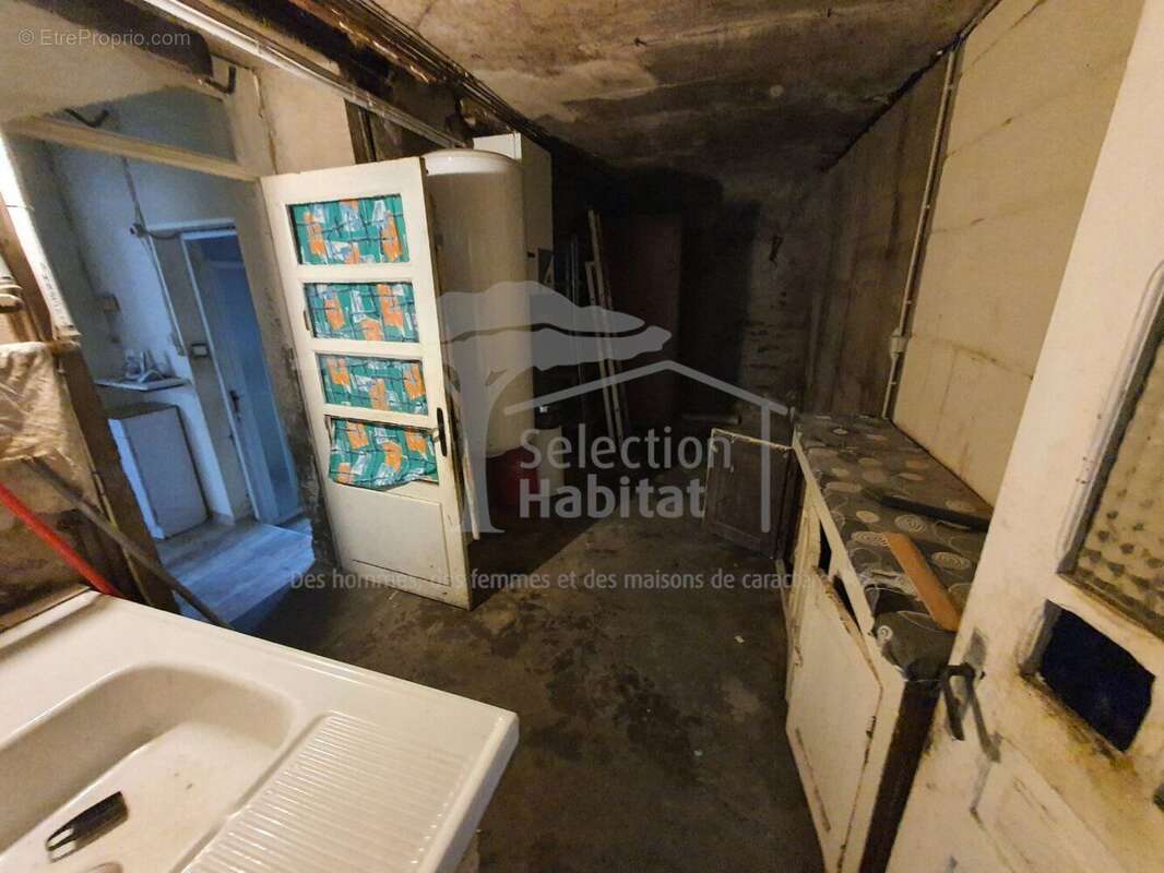 Pradinas- maison de village avec terrain et dependances - photo 12