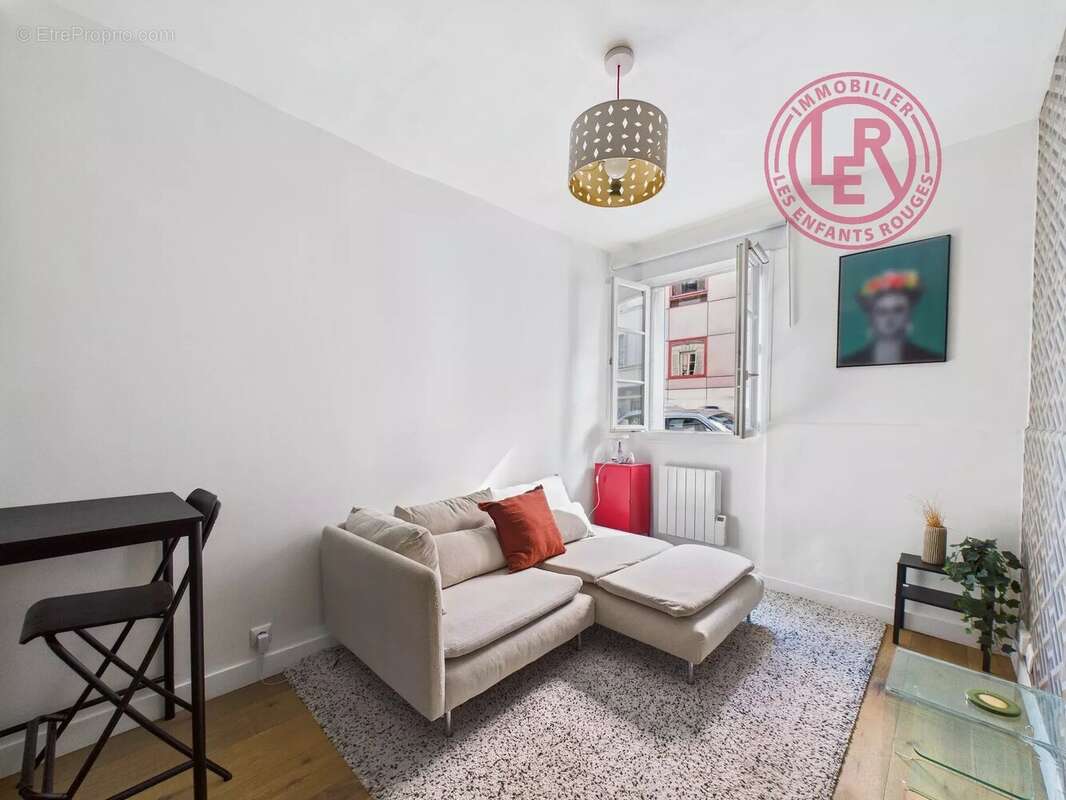 Appartement à PARIS-14E