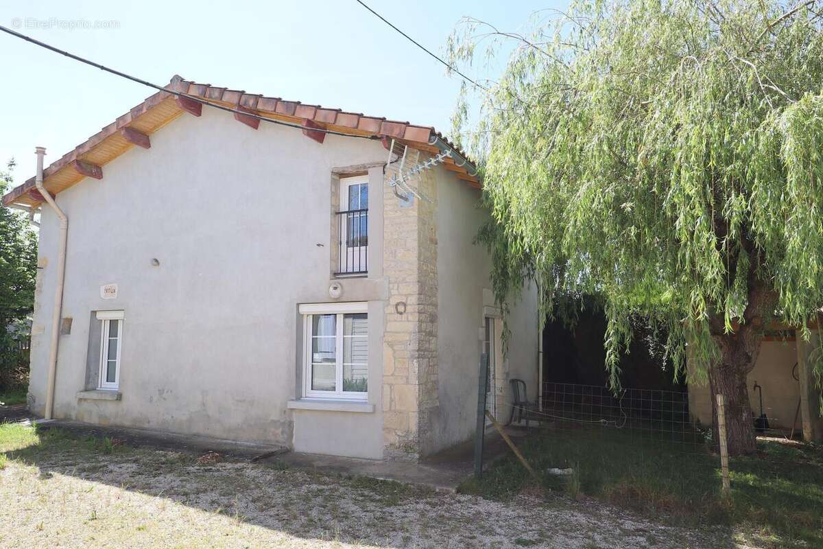 Maison 195 m² à Maire-Levescault  - photo 4