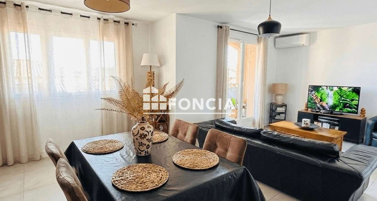 Maison à ROQUEBRUNE-SUR-ARGENS