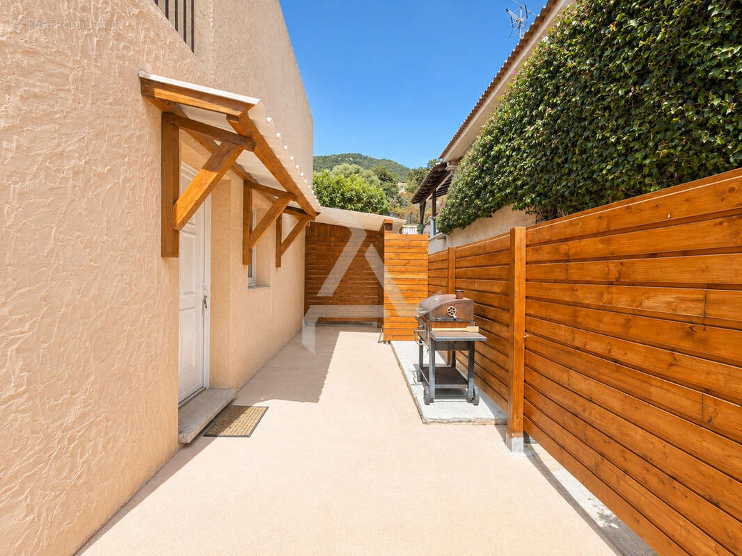 Appartement t2 de 61 m2 dans petite copropriété de charme à 20min de porto-vecchio - photo 6