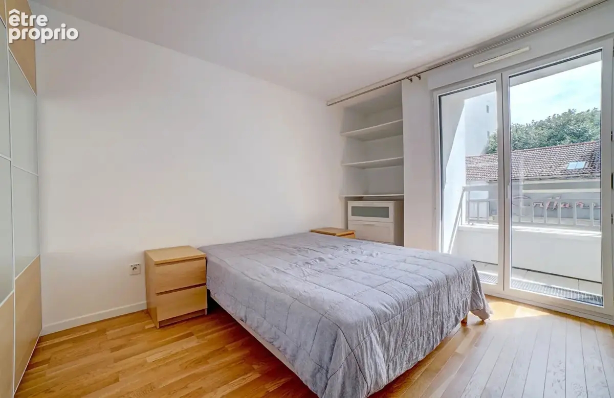 Immeuble récent  dans résidence de standing. - photo 8