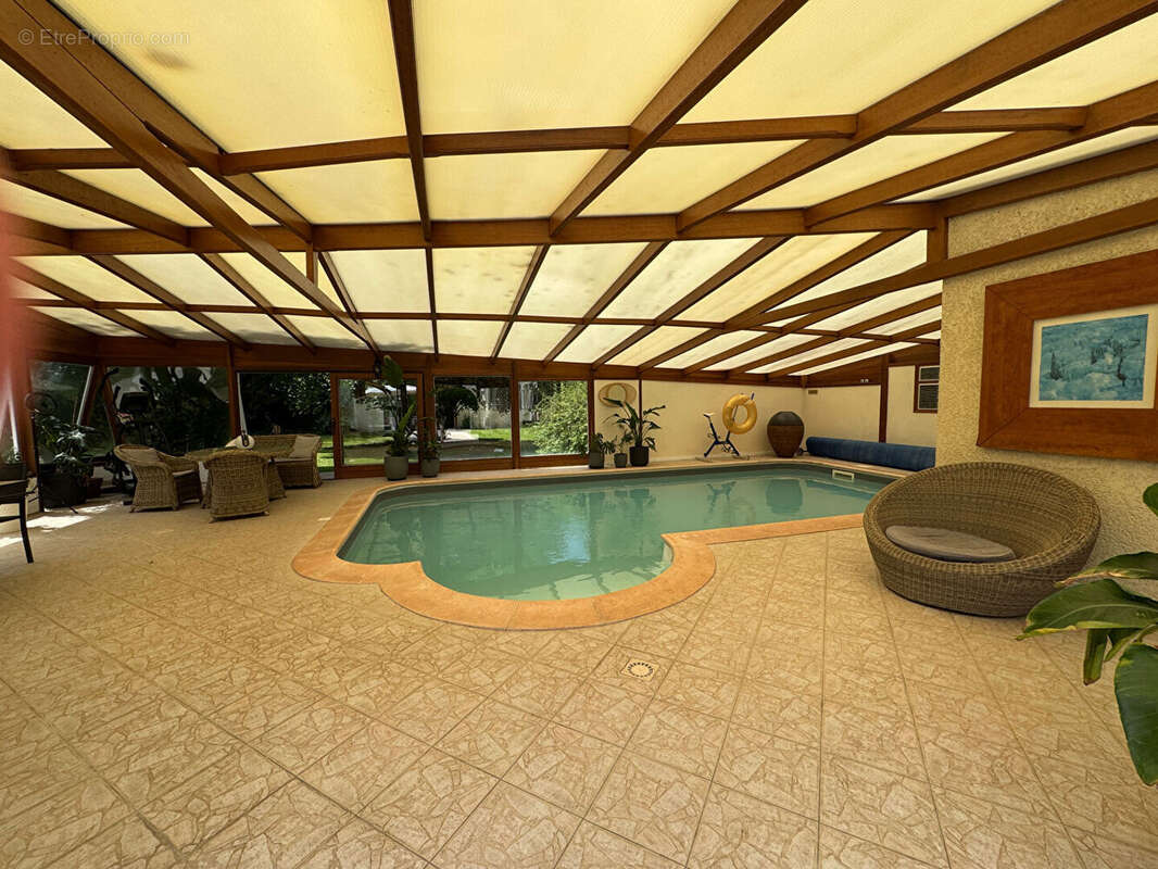 Jolie maison récente avec piscine intérieur chauffée  La Queue Lez Yvelines / Garancières 6 pièces 177 m2 - photo 9