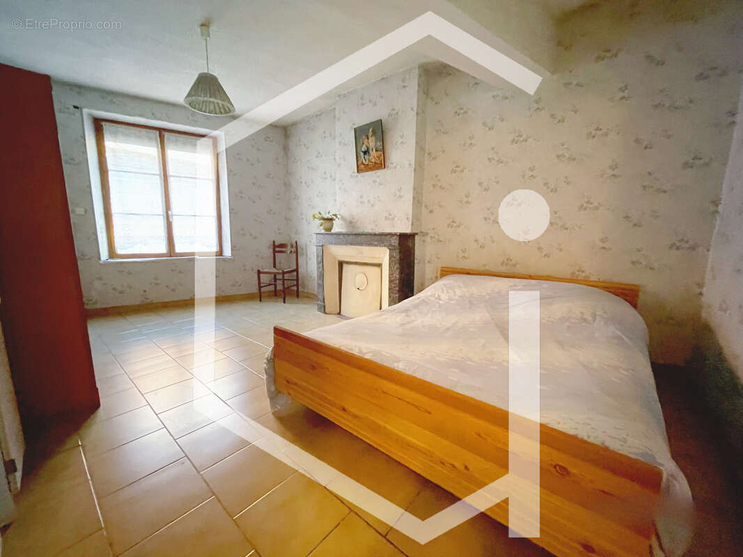 Maison à ENTRAINS-SUR-NOHAIN