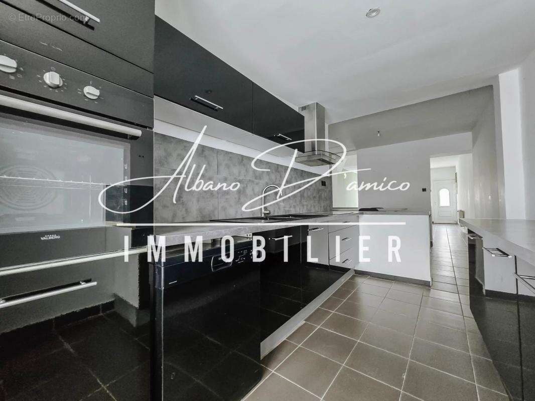 Maison à NEUVILLE-SAINT-REMY