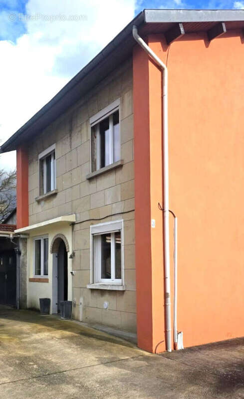 Maison à AUBOUE