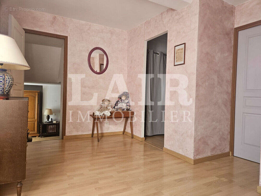 Maison à VILLAINES-LA-JUHEL