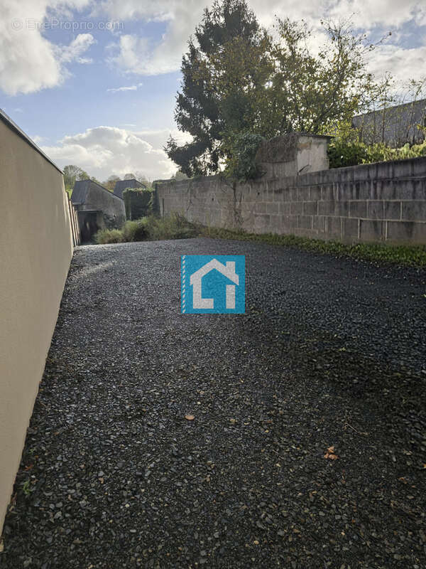 Parking à LONGUEVILLE