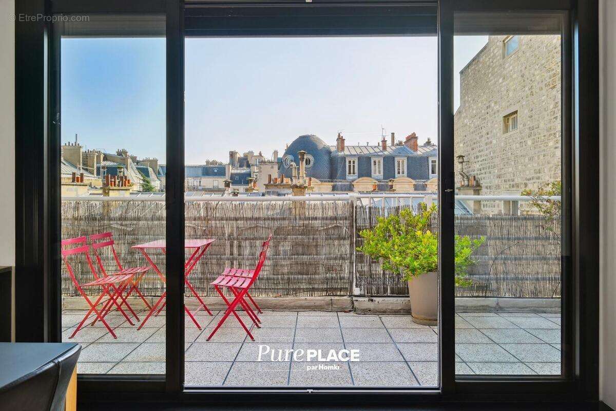 Appartement à PARIS-8E