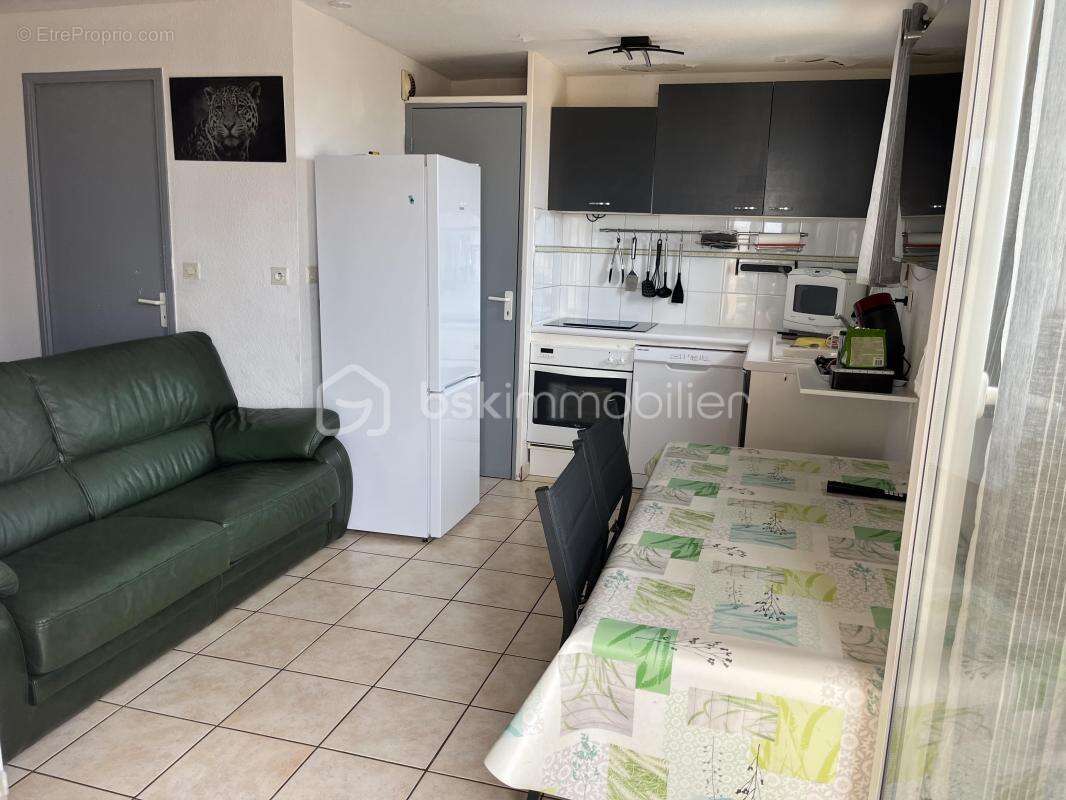 Dans résidence sécurisée face à la plage, appartement T5 avec terrasse, piscine et place de parking privative - photo 4