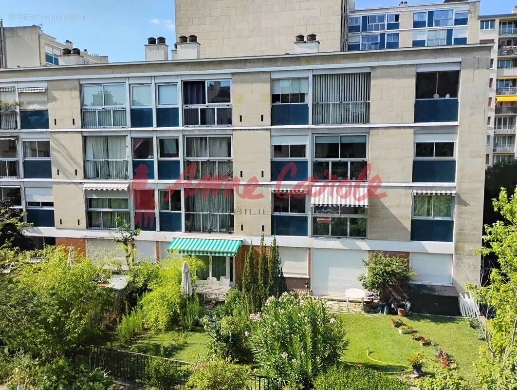 Parking à PARIS-20E