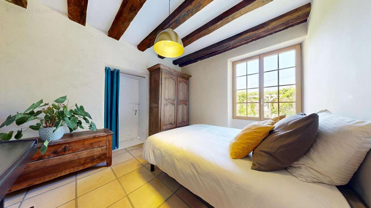 Chambre RDC - Maison à SAINT-CYPRIEN