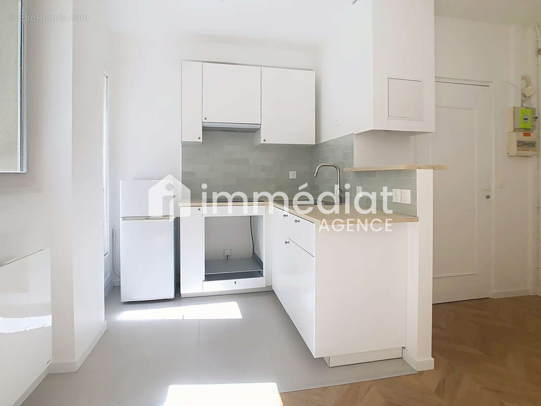 Deux pièces, terrasse 25m2, centre-ville - photo 2