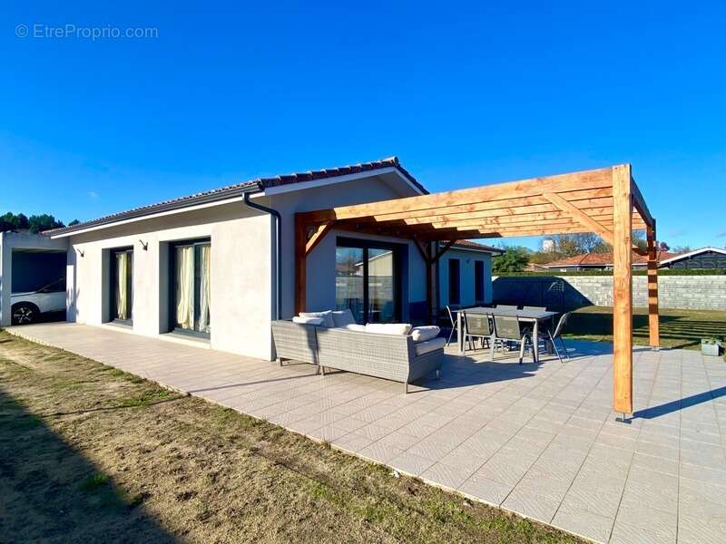 Maison à RION-DES-LANDES