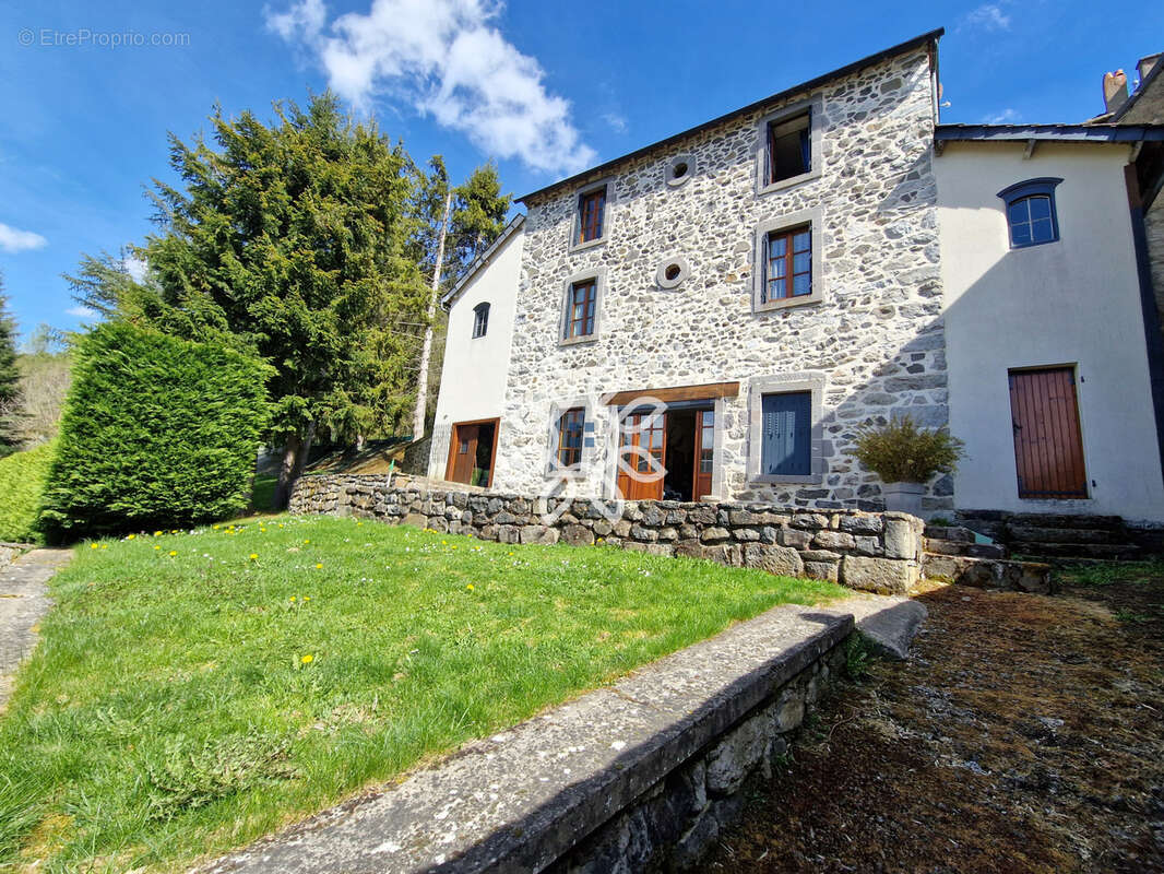 Maison à PEYRUSSE