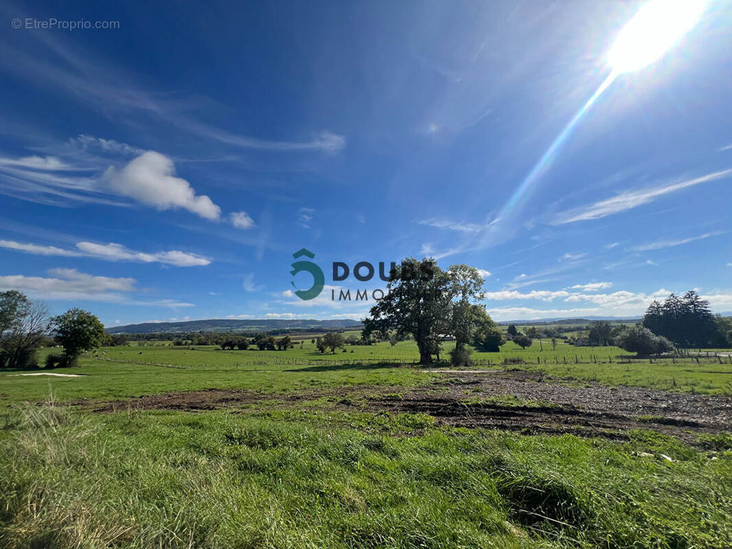 Terrain à DOMPREL