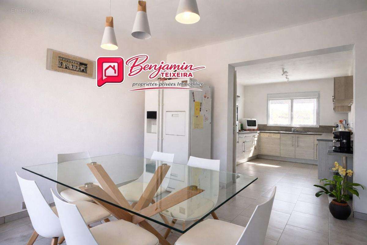 Maison 225 m² à Saint-Raphael  - photo 7