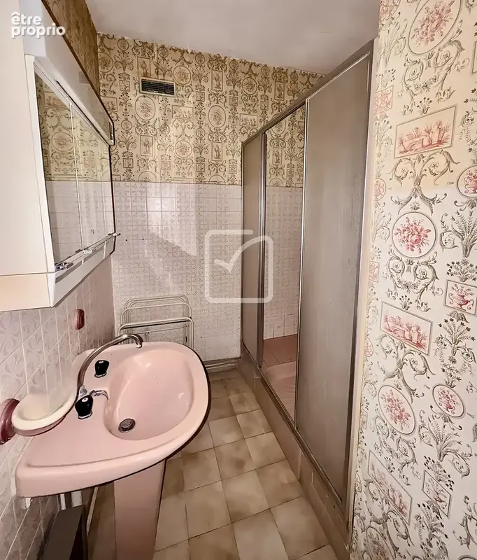 Charmante maison de 84 m2 3 chambres, deux garages parc clos 1104m2 - photo 10