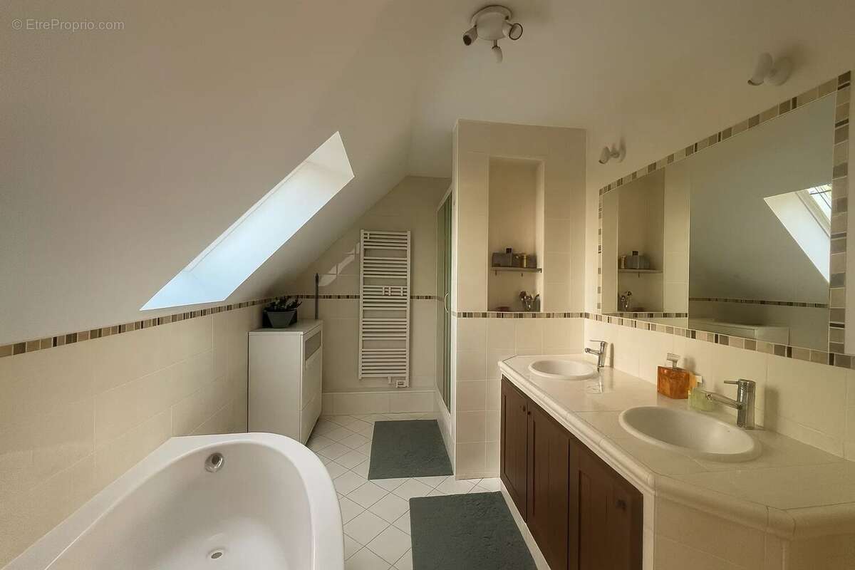 Maison à TOURNAN-EN-BRIE