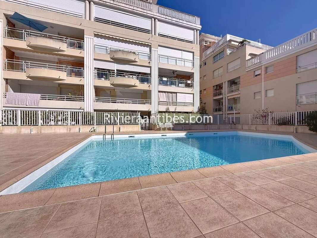 Appartement à VALLAURIS