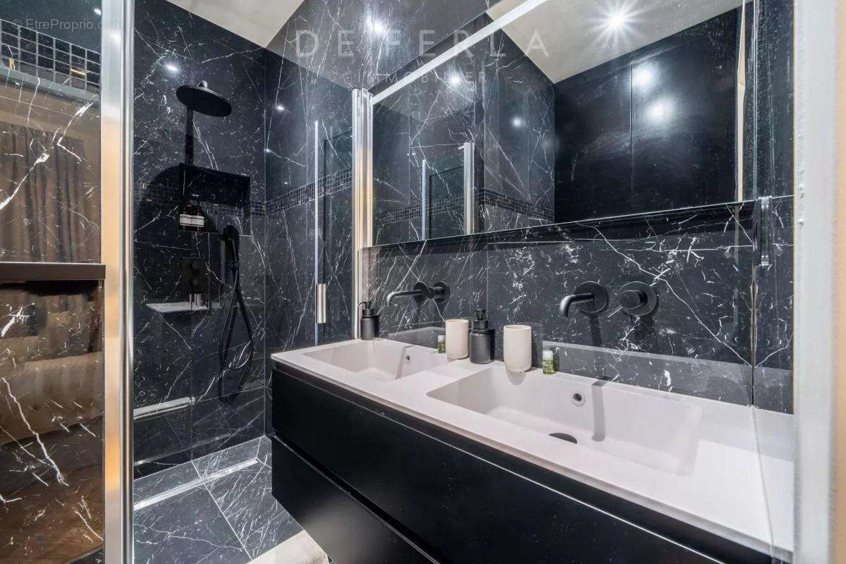 Appartement à PARIS-7E