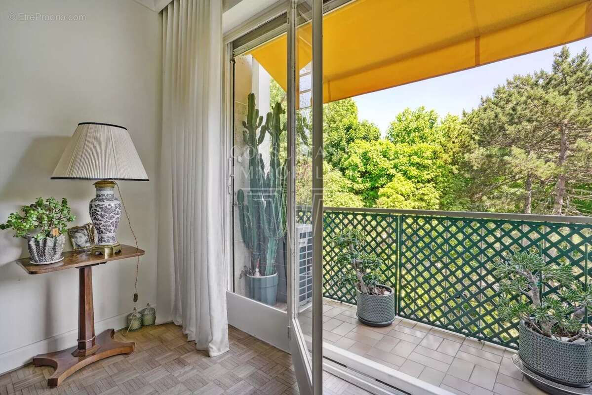 Appartement à NEUILLY-SUR-SEINE