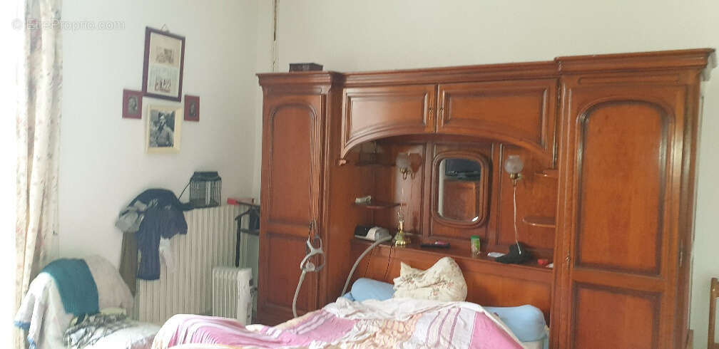 Maison à MONTAIGU-DE-QUERCY