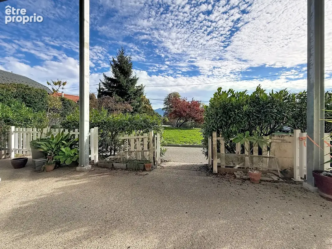 Bourget du lac - T3 de 62 m2 - duplex au rez-de-chaussée - Terrasse de 16 m2 - photo 4