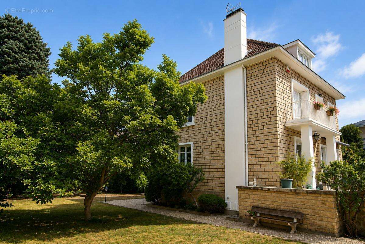 Maison à COLOMBES