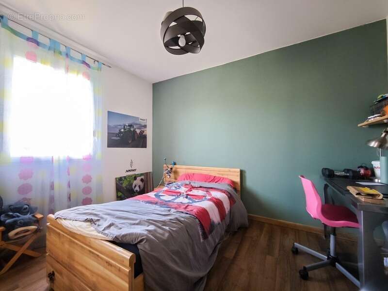 Maison à SAINT-MACAIRE-EN-MAUGES