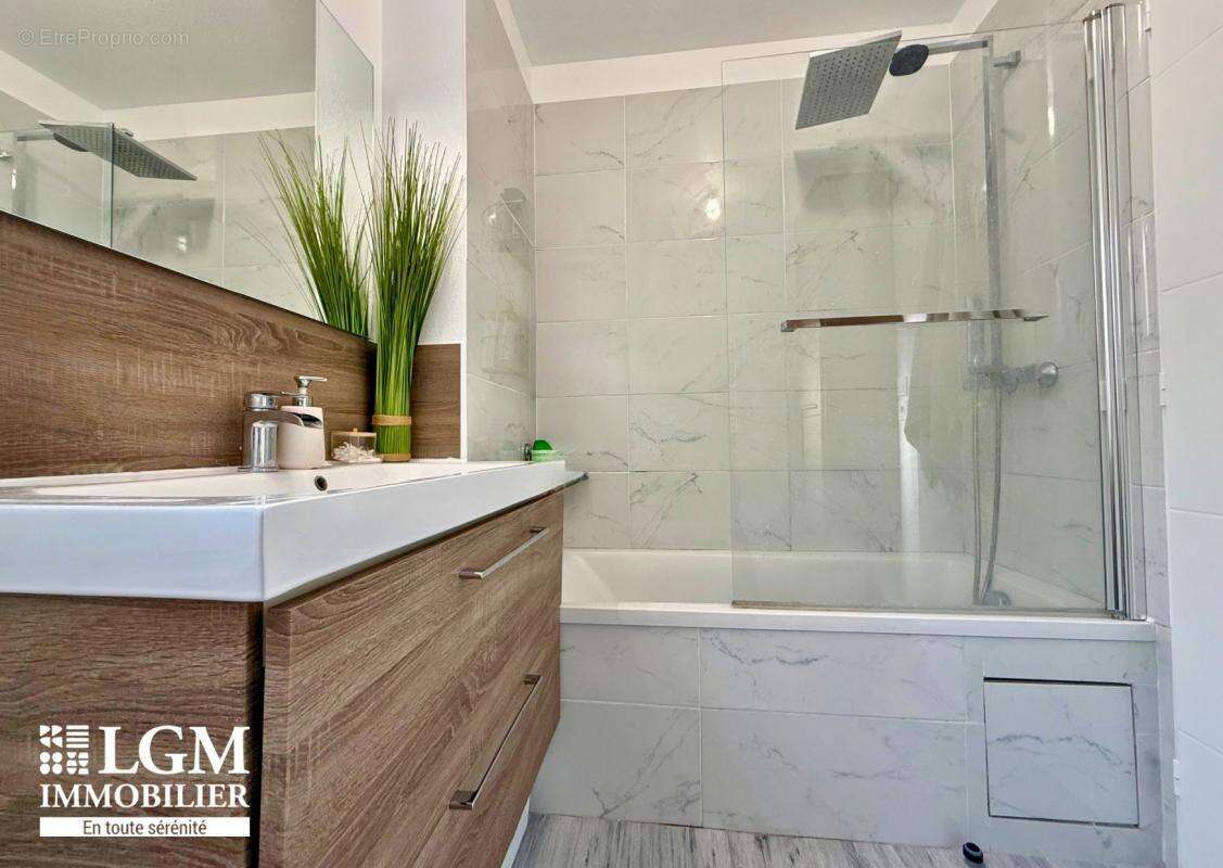 Maison à CHATEAUNEUF-LES-MARTIGUES