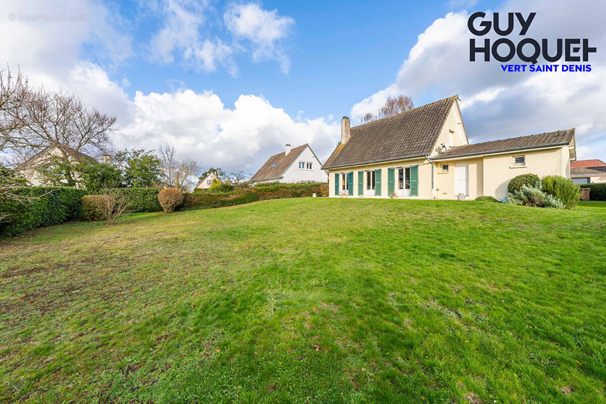 Maison à VERT-SAINT-DENIS